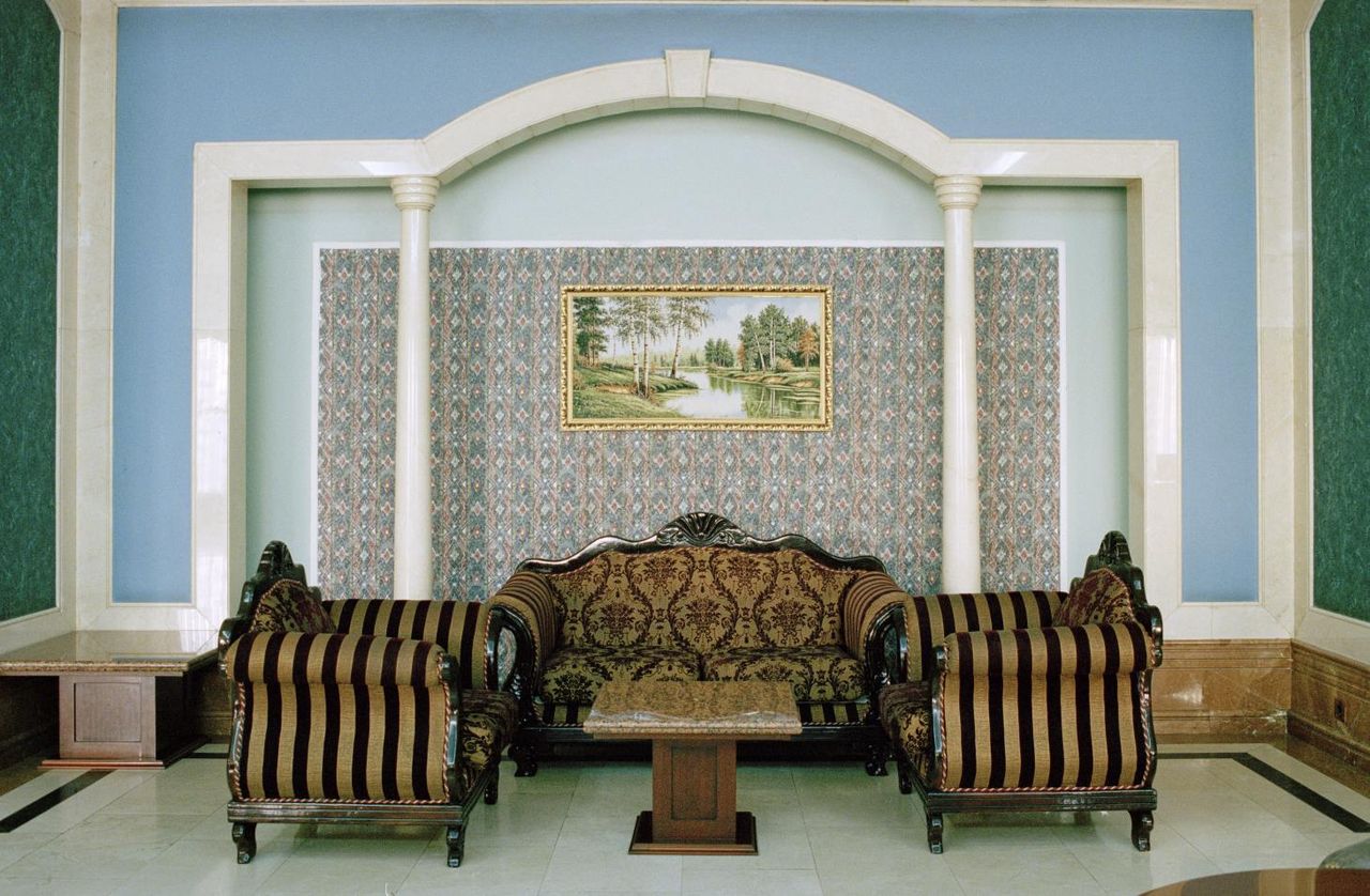 Brown color sofa sets looks good.