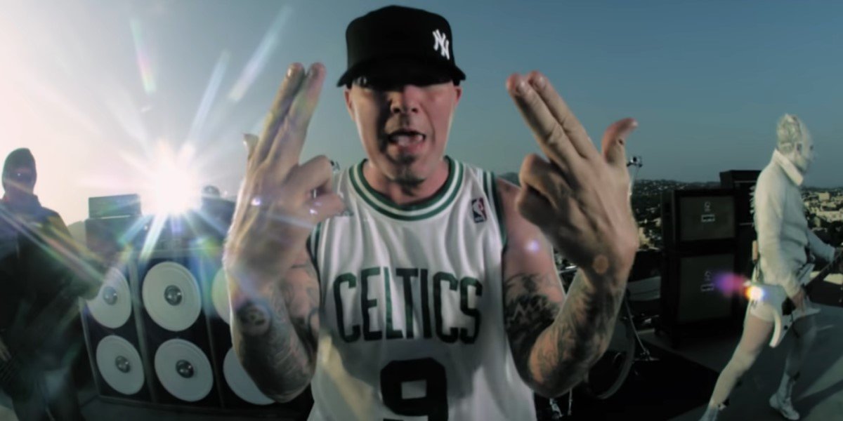 limp bizkit&#039;s fred durst dancing in video for gold cobra