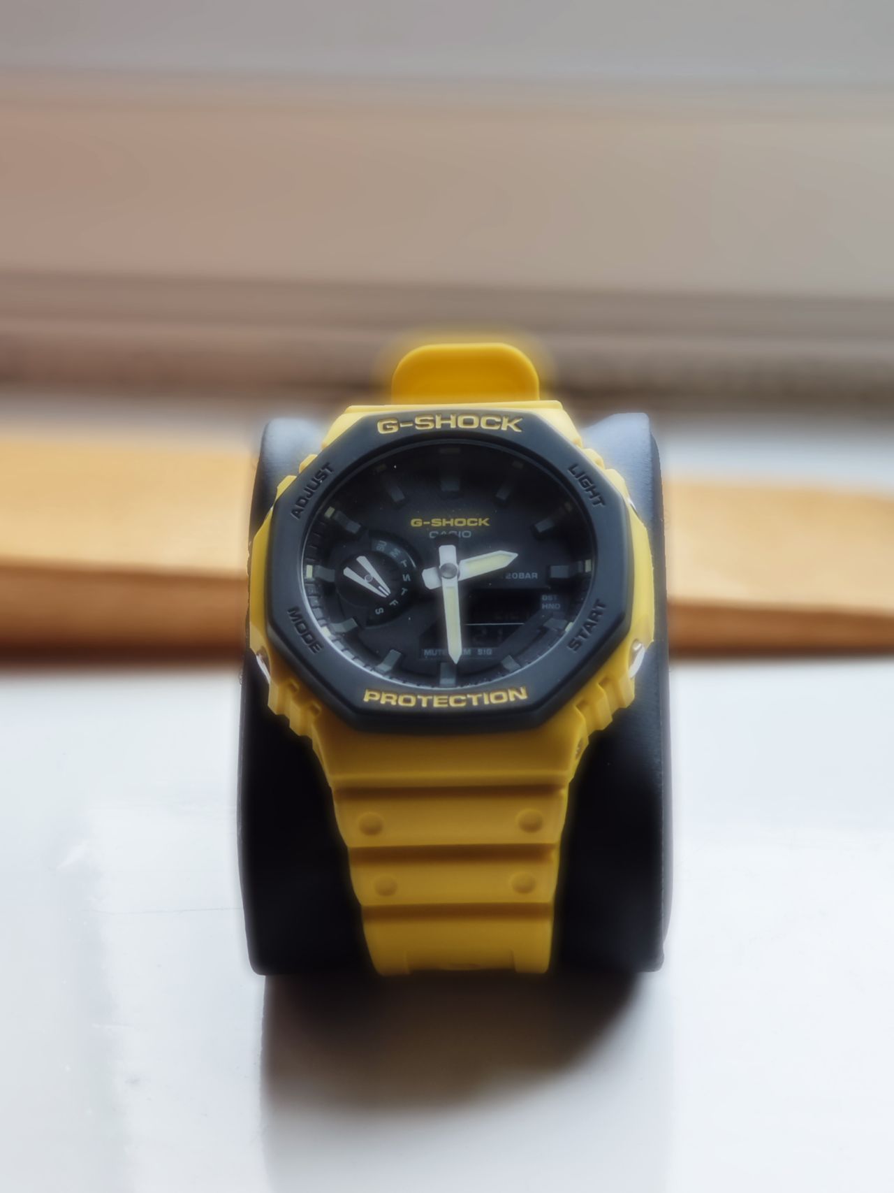 Using the Master lens system on the Xiaomi 13 to shoot a Casio watch