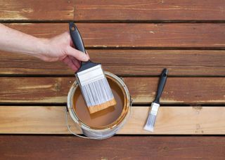 how to paint decking with brushes