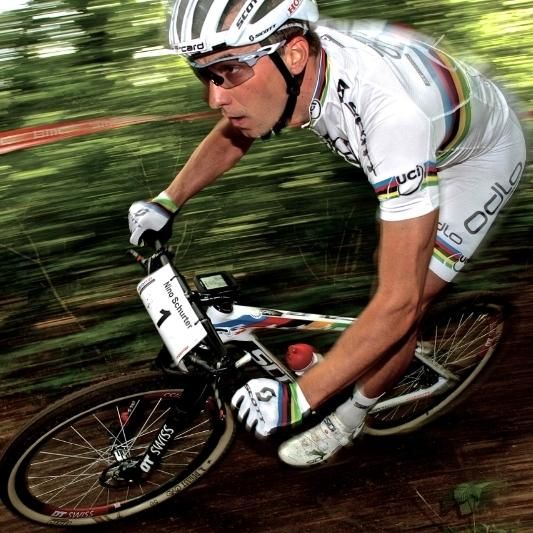 Nino Schurter on his way to winning in Solothurn