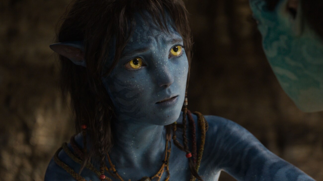 Still images from the movie Avatar: Fire and Ash