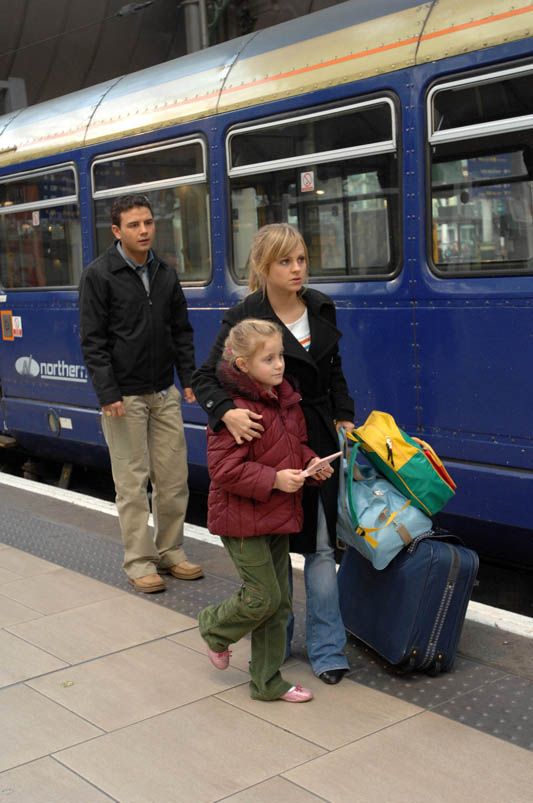 Sarah and Jason leave for Italy