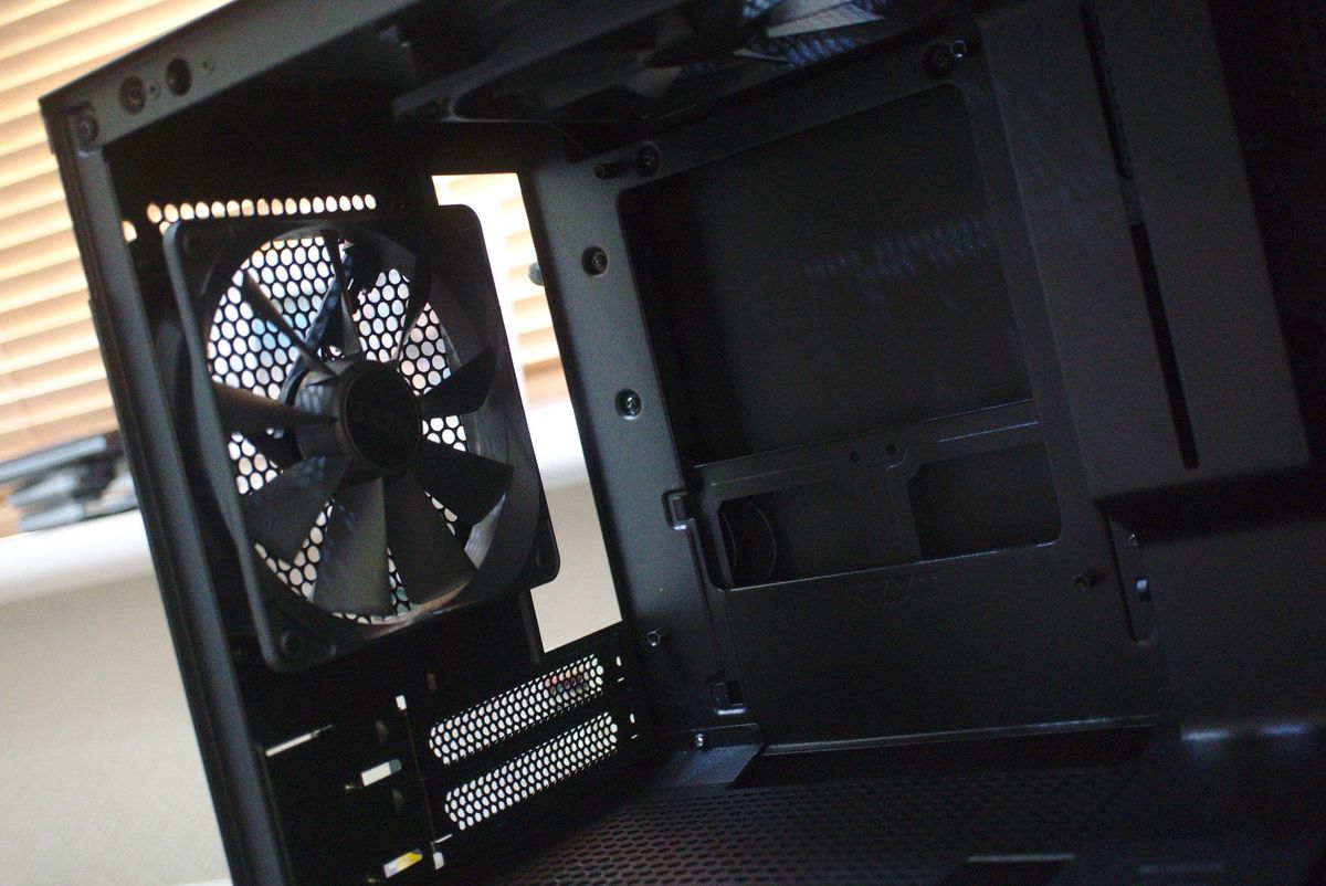 NZXT H210i