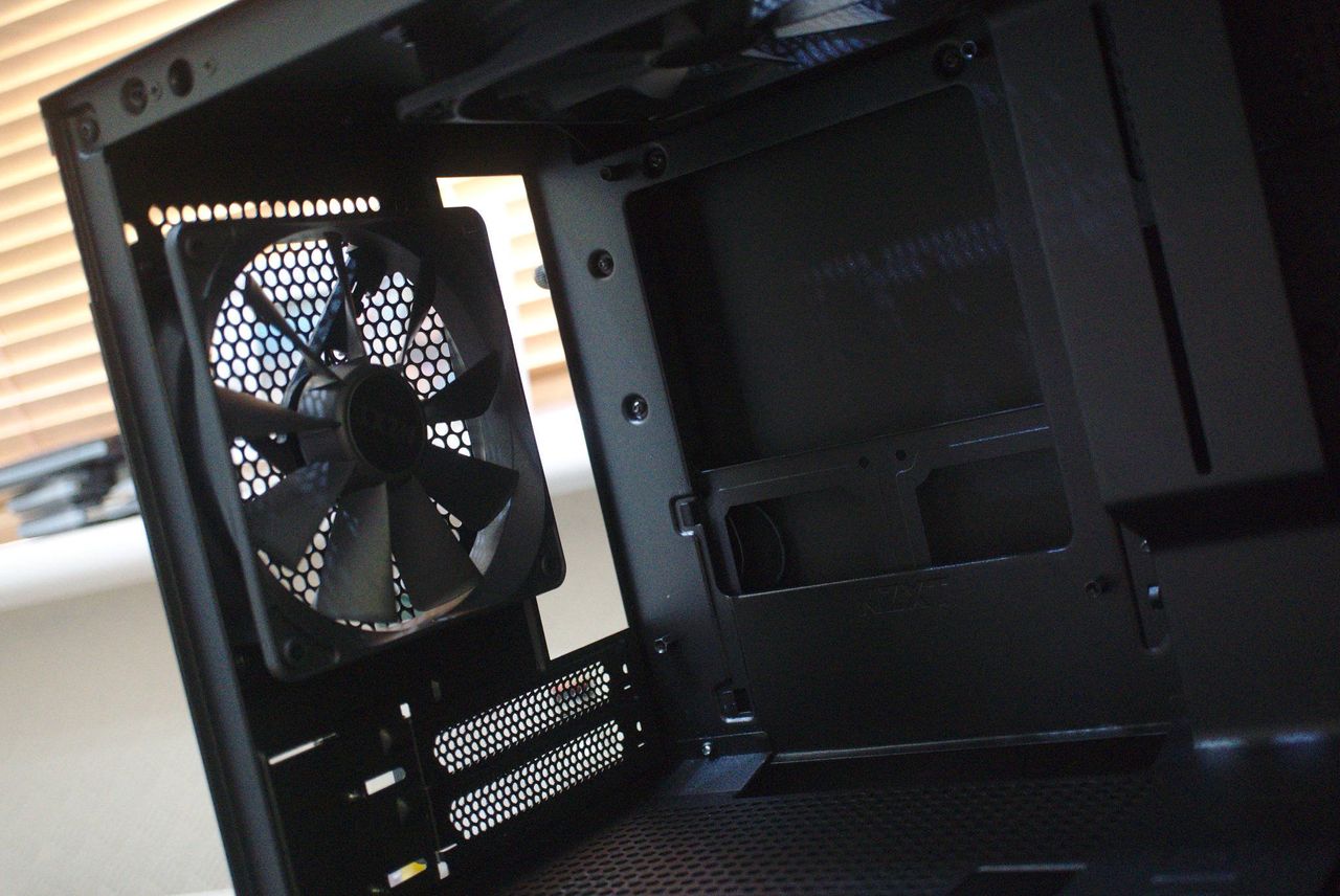 NZXT H210i