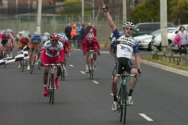 Patrick Lane (Jayco/Skins) hadn't realised that Adam Phelan was the breakaway rider up front after the peloton had reeled in a smaller group in-between and duly saluted like a winner!