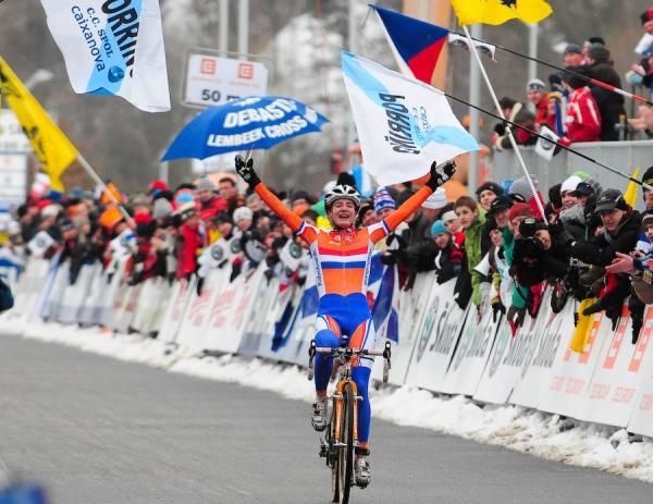 Marianne Vos (Netherlands) wins the 2010 World Championship by 45 seconds