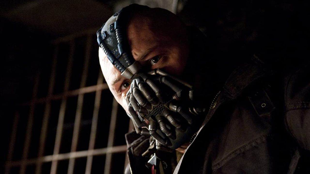 Tom Hardy explaining how he convinced Christopher Nolan on his unique Bane voice for The Dark Knight Rises has resurfaced