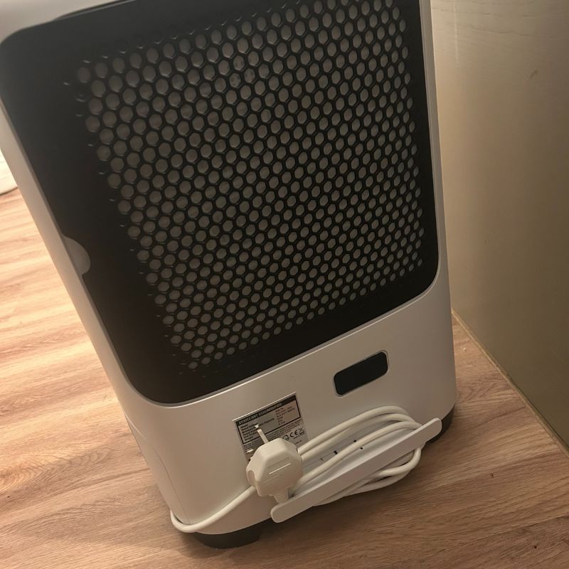 Meaco DD8L Pro Dehumidifer - design on the back, filter and cable tidy