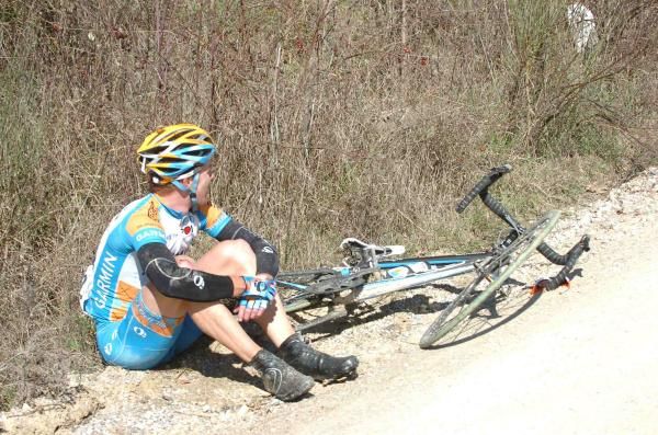 Tyler Farrar (Garmin-Transitions) after a crash