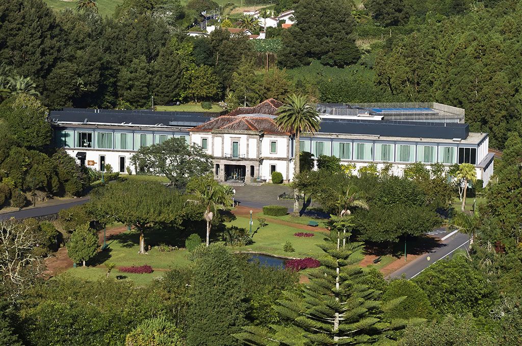 Exterior view of Octant Furnas