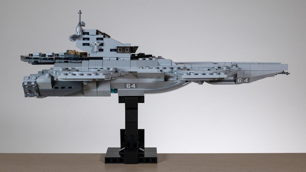 The Avengers Helicarrier (76295) side-on view on a neutral background