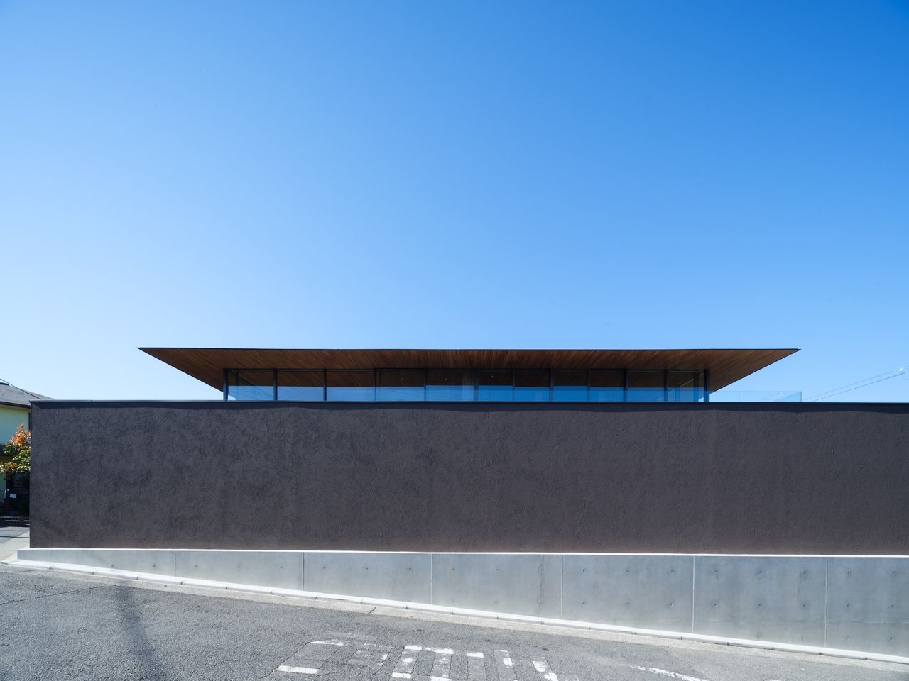 Drama and minimalism meet in this Osaka house – where all is not what it seems