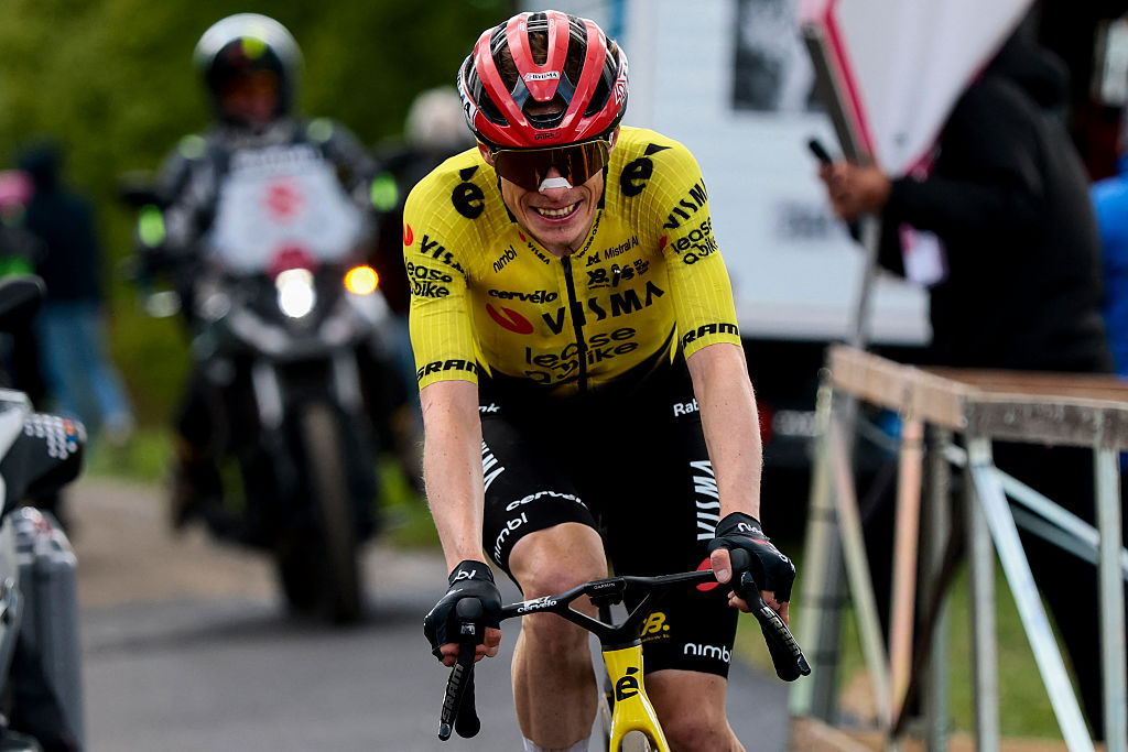 Team Visma Lease a Bike Danish rider Jonas Vingegaard attacks in the final climb during the 7th stage of the Giro d'Italia 2026 - Tour of Italy cycling race between Formia and Blockhaus, Italy, on May 15, 2026. (Photo by Luca Bettini / AFP)