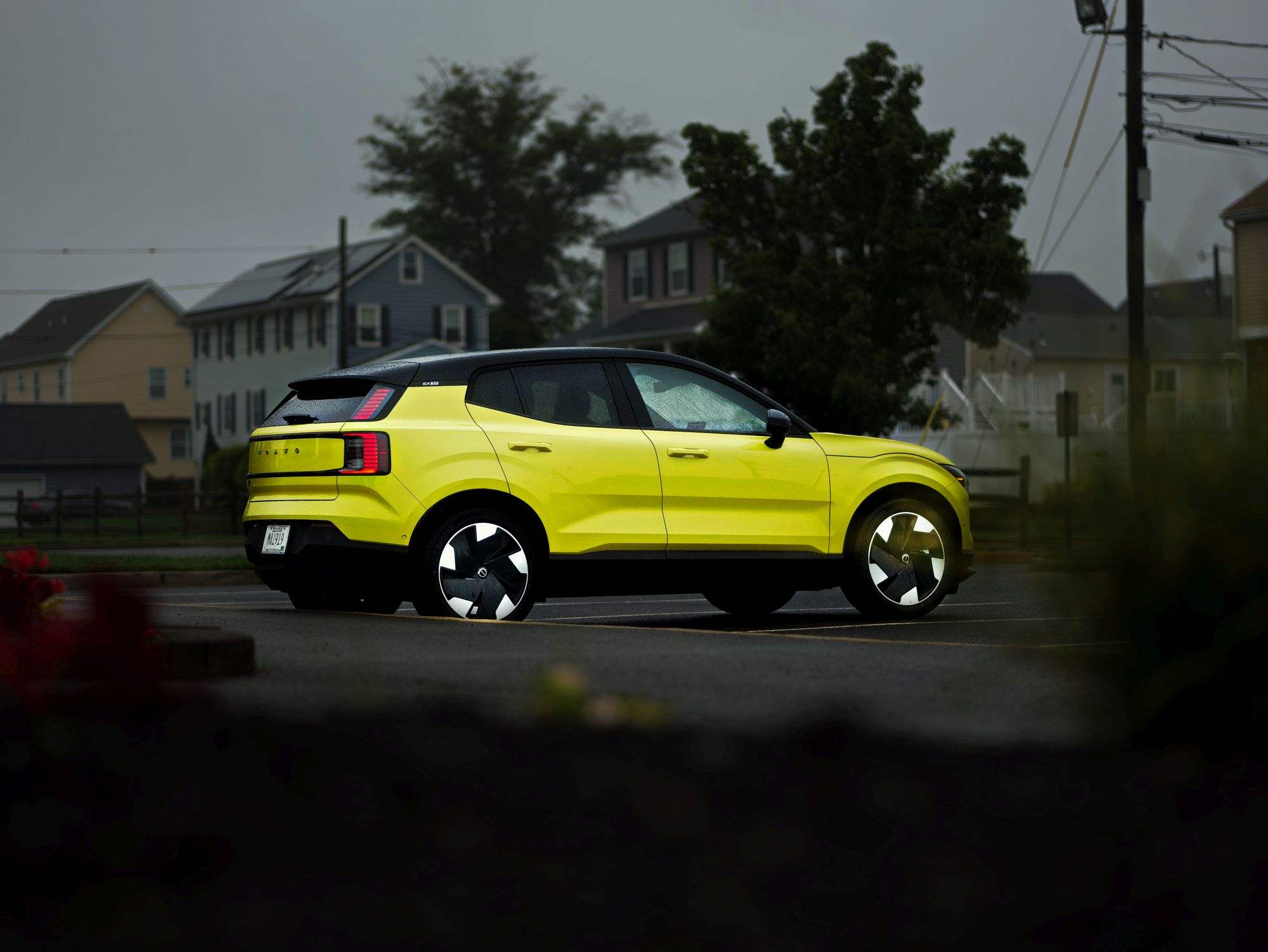 Volvo EX30 - Google Twins و ویرایش انسانی