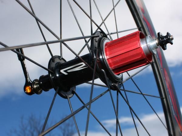 The rear hub is made for RAR by Tune.