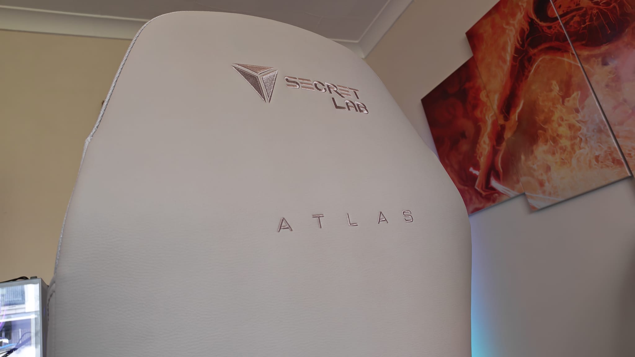 The branding on the back of the Secretlab Atlas