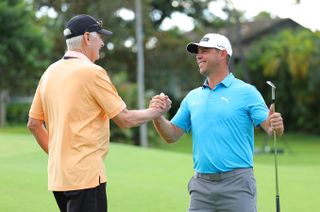 Gary Woodland shakes hands