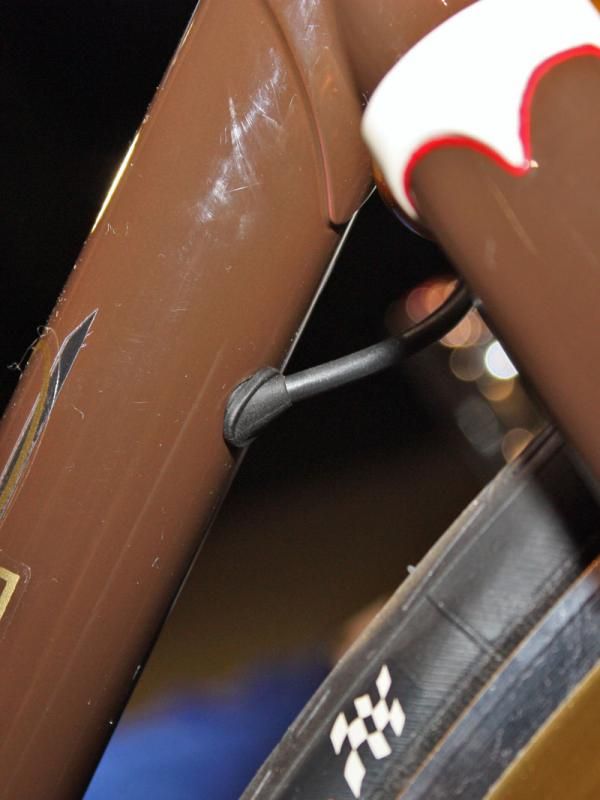 We can expect to see more of this type of routing in the future as Di2 continues to gain acceptance among small builders.