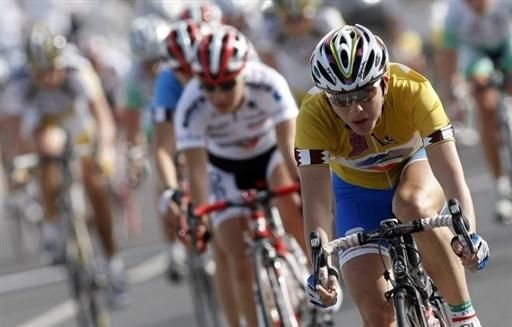The morning's leader Giorgia Bronzini missed out on the overall win by four seconds.