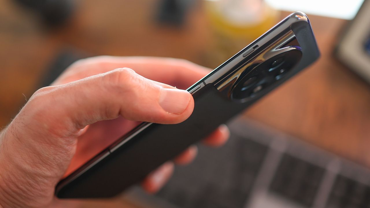 A photo of the OnePlus 11 smartphone