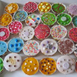 Reader cupcakes