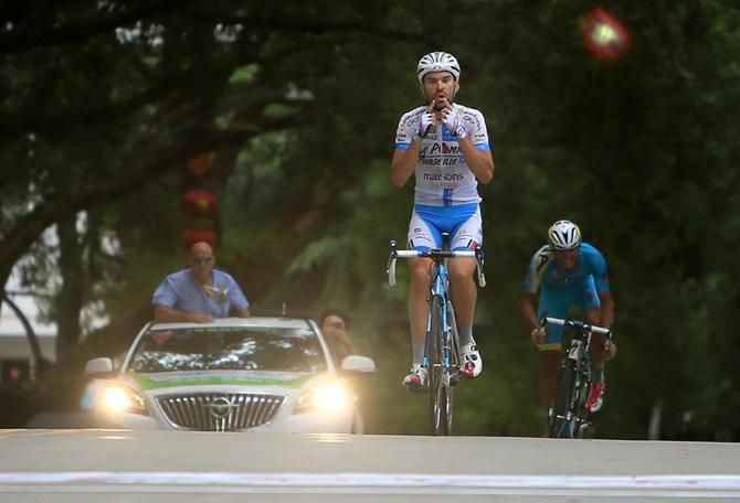 Julien Antomarchi (La Pomme Marseille) wins the stage and takes the overall lead