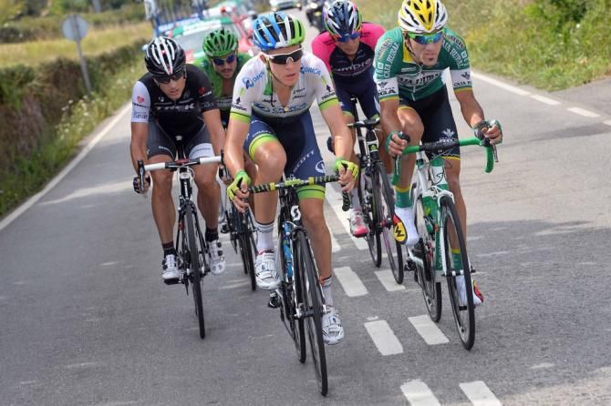 Cam Meyer (Orica-GreenEdge) does a pull on the front of the break