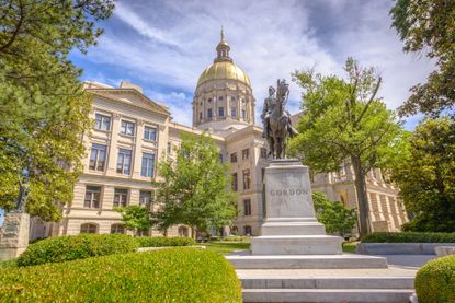 picture of the capitol building in Georgia