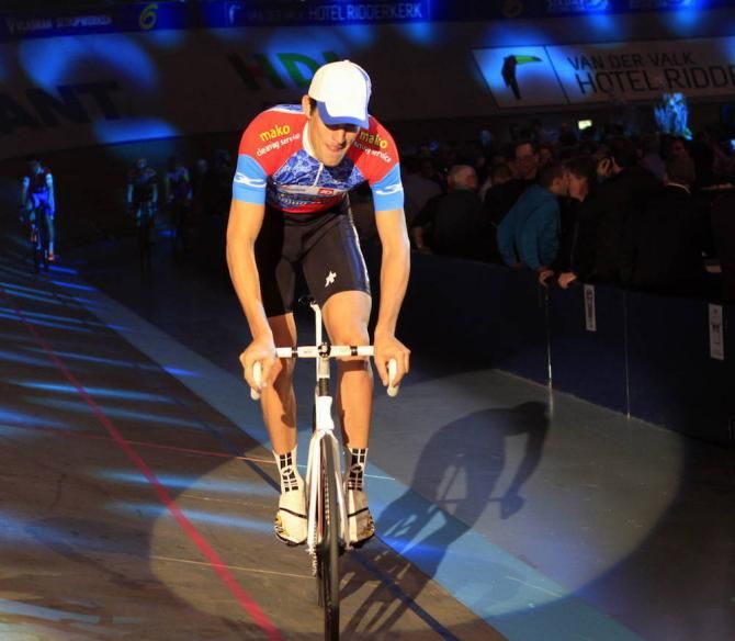 Franco Marvulli, who will retire at the end of this Six-Day season, says goodbye to the crowd at his final Rotterdam Six