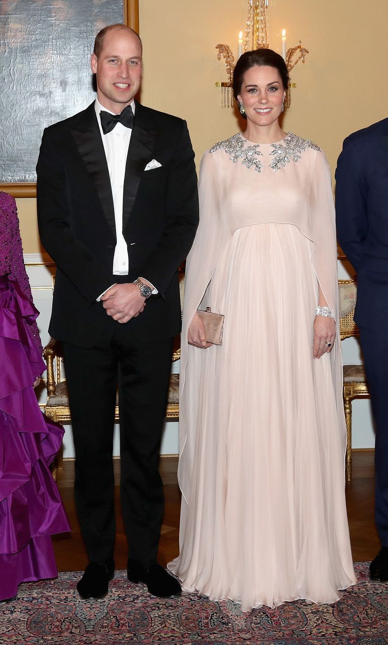 Formal wear, Gown, Suit, Clothing, Dress, Event, Tuxedo, Fashion, Wedding dress, Carpet,
