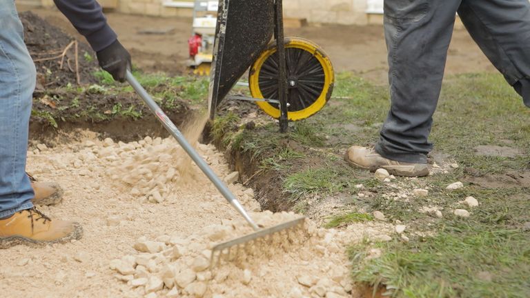 How to lay porcelain tiles outside: update your plot with this step-by ...