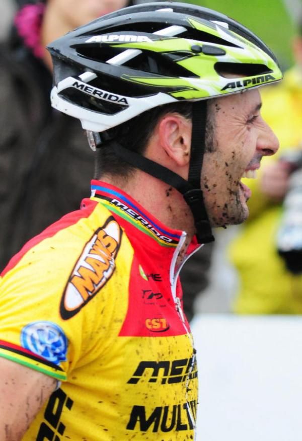 Jose Hermida Ramos (Multivan Merida Biking Team) finishes second and has a laugh with Julien Absalon (Orbea).