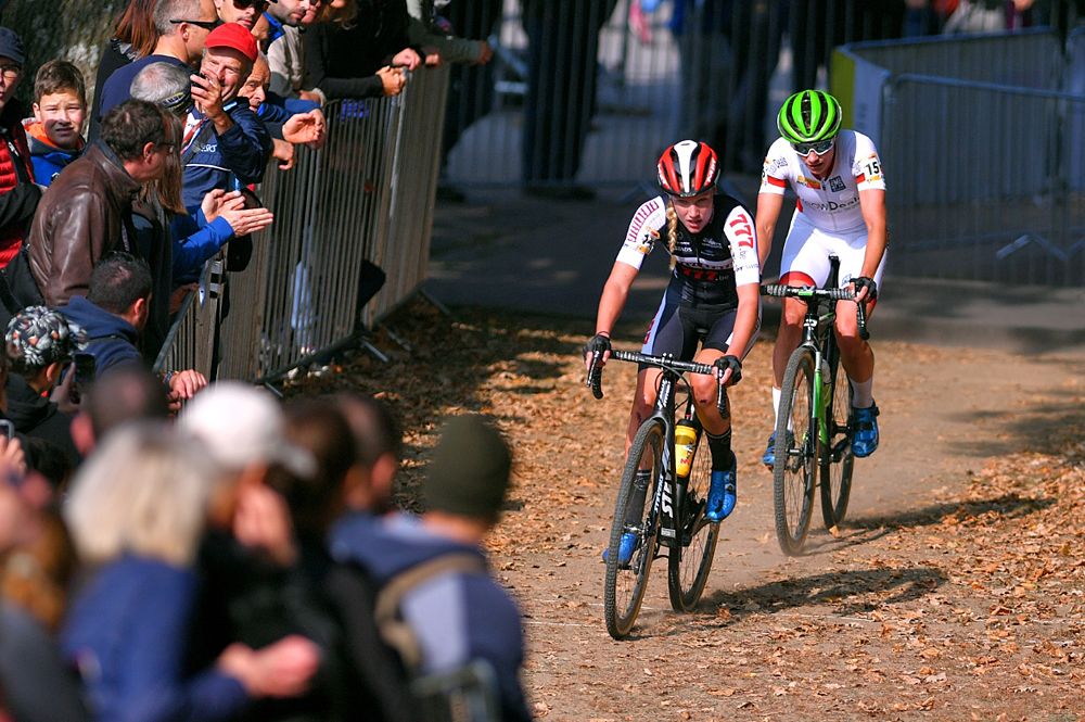 Annemarie Worst and Marianne Vos lead the Bern World Cup