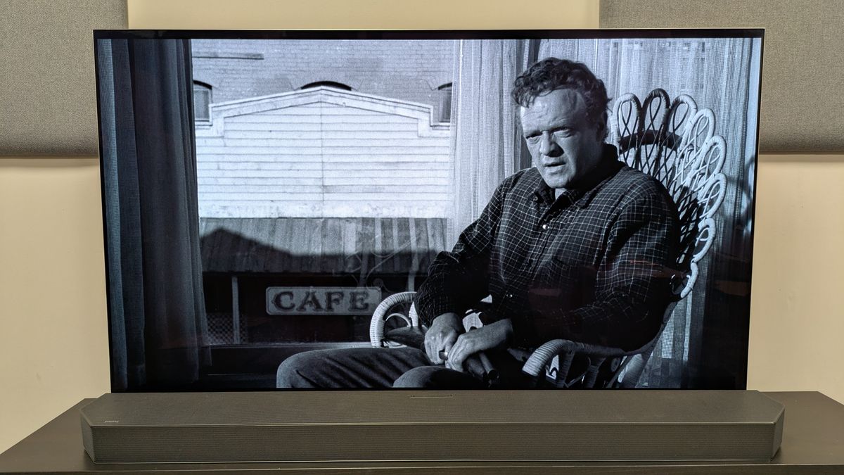 3:10 To Yuma 4K Blu-ray on LG G5 OLED showing Dan Evans sat in a chair