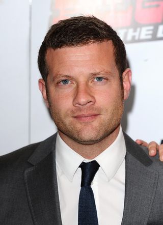 Dermot O'Leary gives thumbs up to The Voice