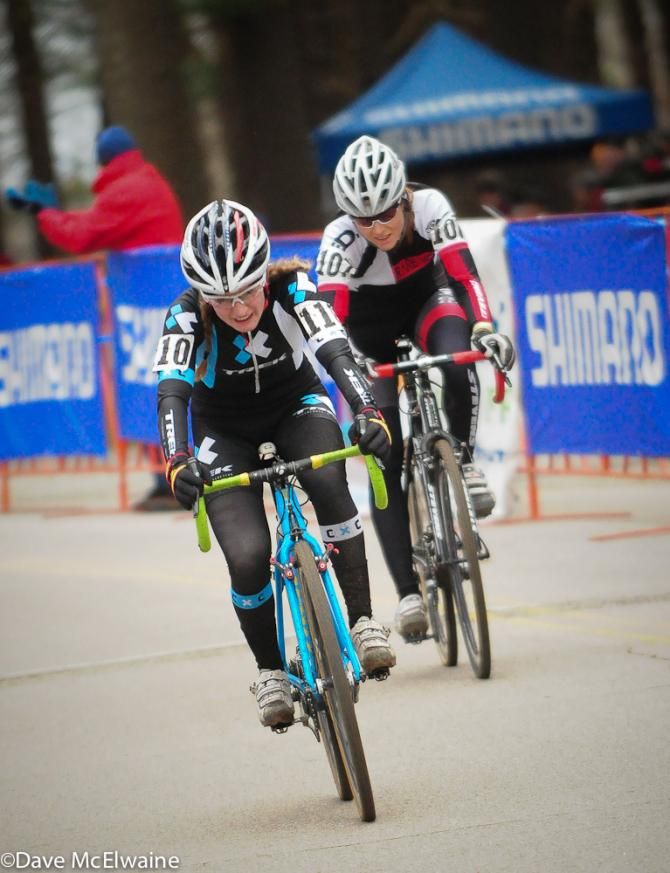 Ellen Noble (Trek Cyclocross Collective) out-sprinting Natasha Elliot at the finish