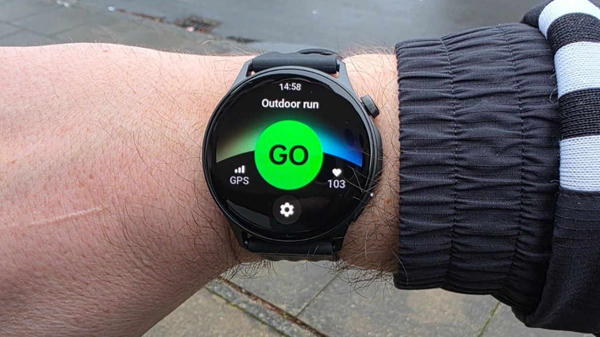 OnePlus Watch Lite review: A stunning fitness-first smartwatch that gets most things right except one thing