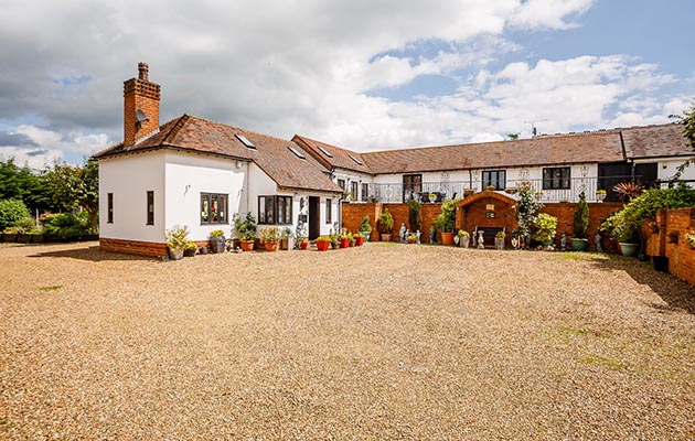 Shafford-Barn_-Savills_167496892_247131022.jpg