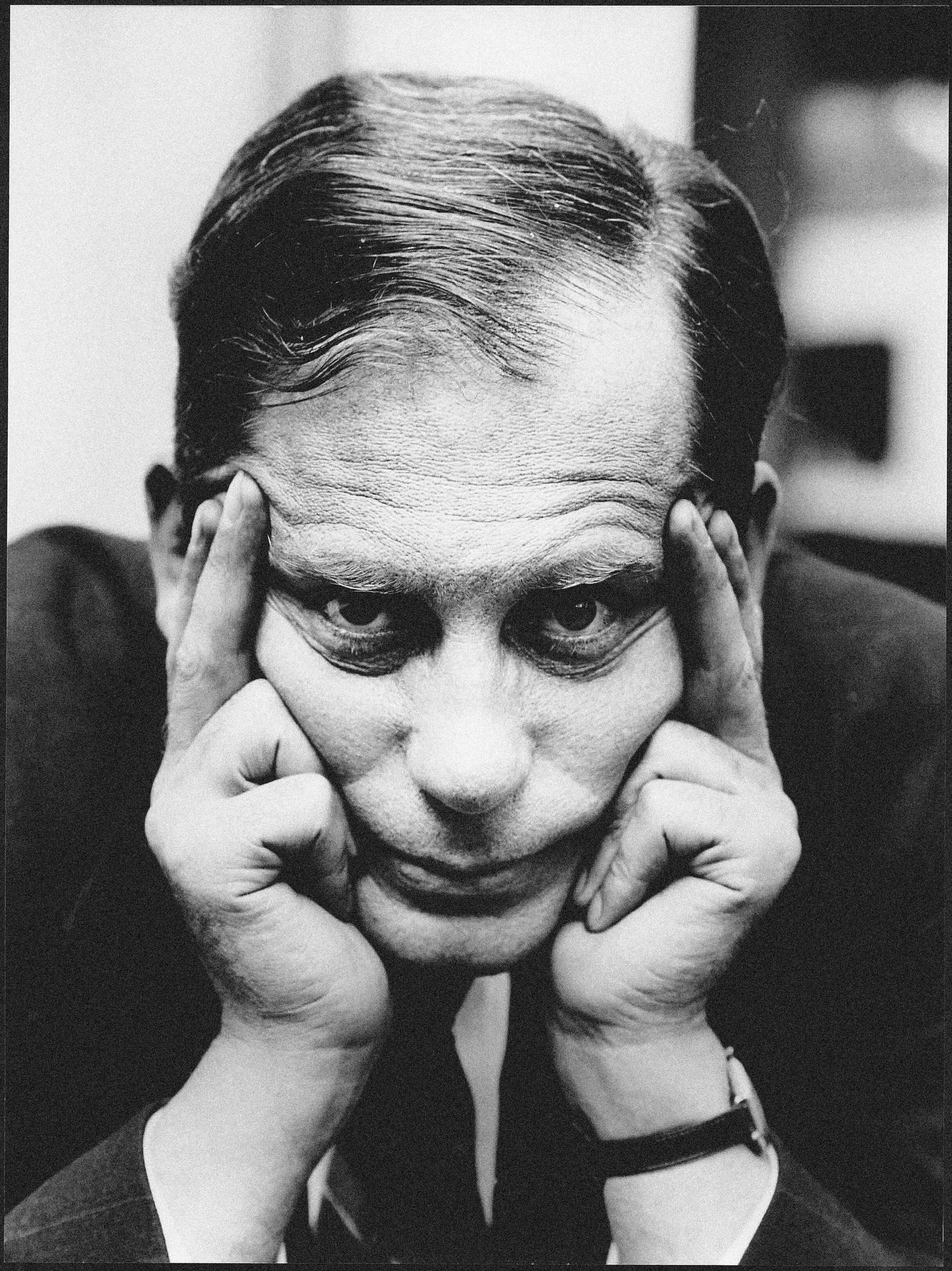 2K1T0GC Walter Gropius. Museum: PRIVATE COLLECTION. Author: LUCIA MOHOLY.