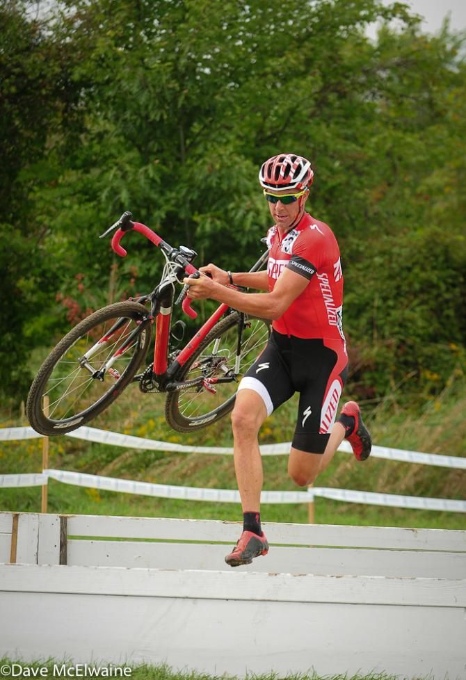 Todd Wells (Specialized) running the barriers in sixth place