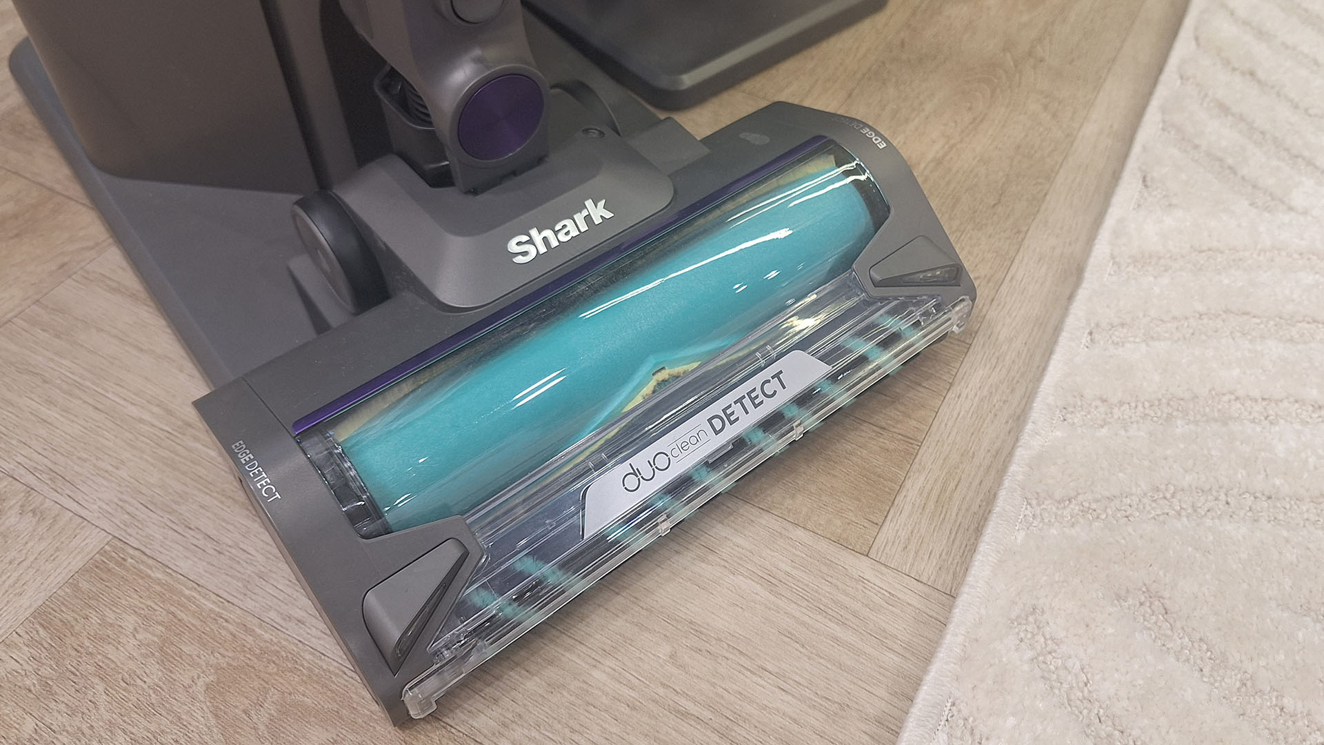 Shark DuoClean Detect floorhead on PowerDetect Cordless Stick vacuum