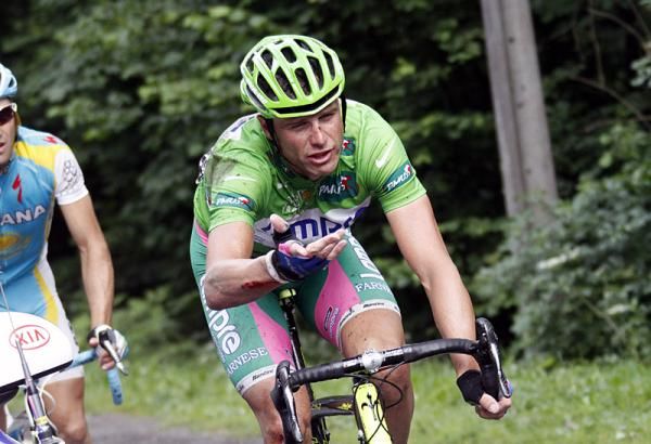 Alessandro Petacchi (Lampre - Farnese Vini) avoided the carnage the previous day, but not during stage two.