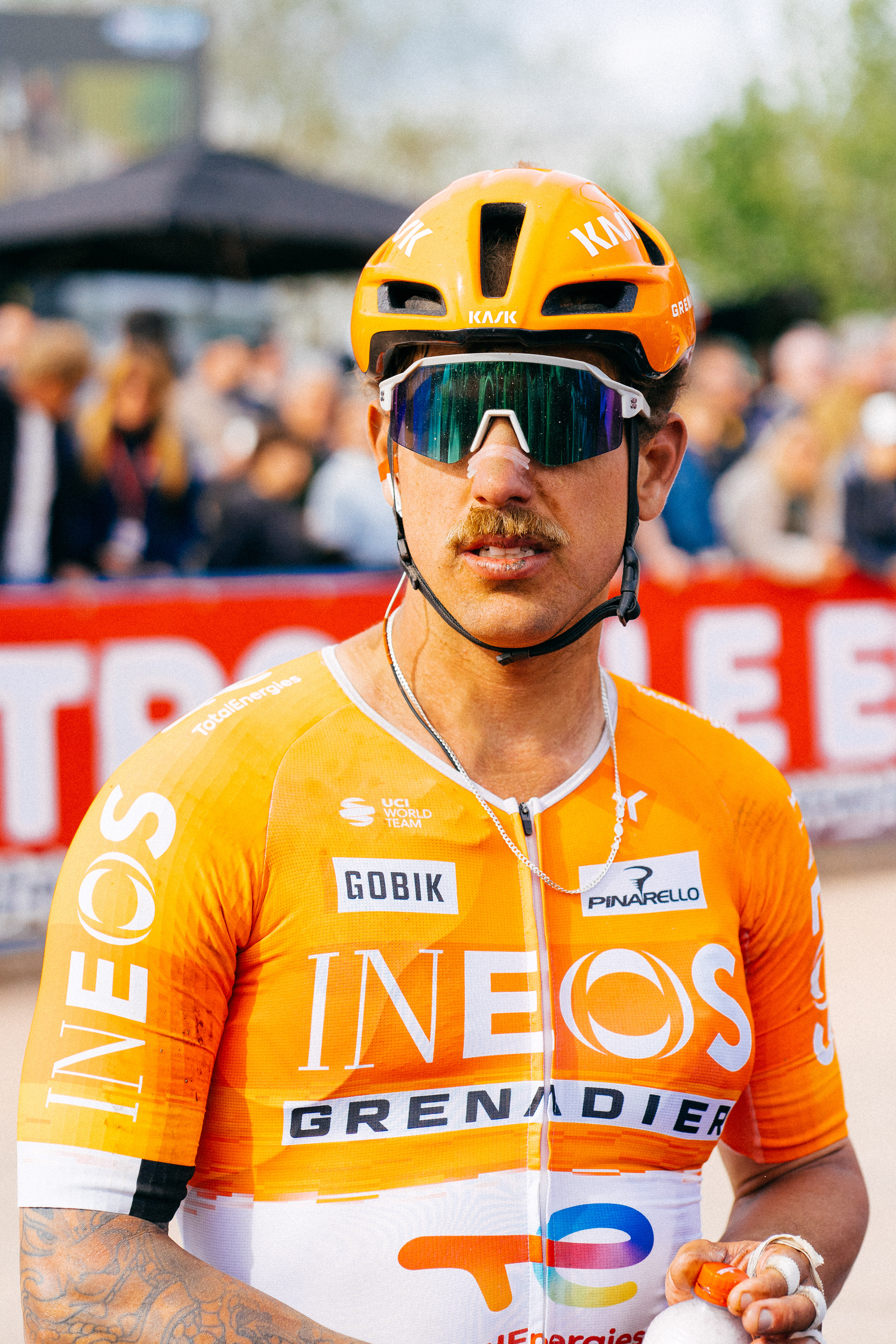 Los corredores de la París-Roubaix en la meta