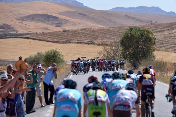 The echelons start forming in the cross winds
