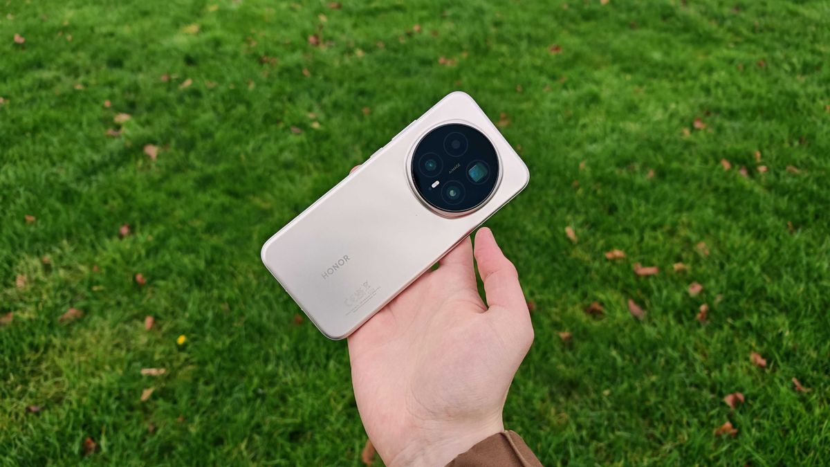 Honor Magic 8 Pro product shots