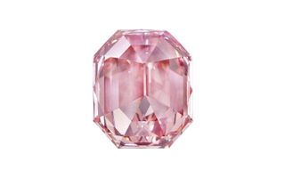 Os lances foram rápidos e furiosos pelo raro diamante rosa conhecido como Legado Rosa.