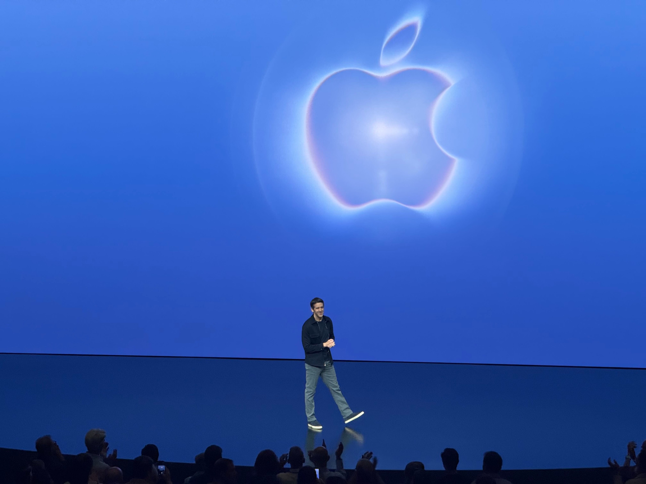Apple surprise and shine.