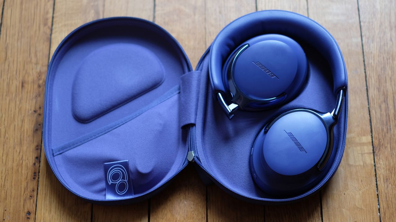 Photograph of Bose QuietComfort Ultra Headphones in Midnight Violet (purple)