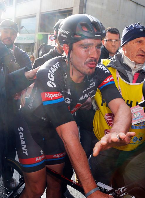 John Degenkolb (Giant-Alpecin) makes his way through the crowds after his win